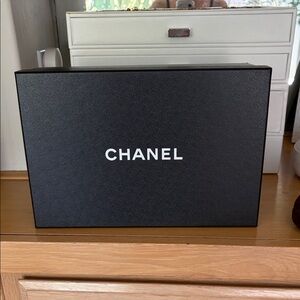 💯 Authentic Chanel shoe Box